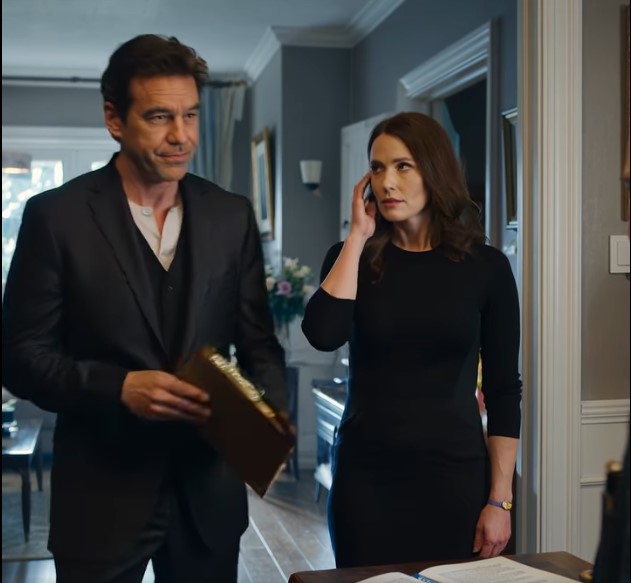 After 11 Years Away, I Flew Home For Grandpa’s Funeral. Mom Opened The Door, But Her New Husband Greeted Me With His Fist. He Said This Wasn’t My House Anymore. He Had No Idea I Still Had The Original Deed Papers… And A Very Good LAWYER